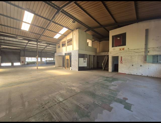 750M² WAREHOUSE TO LET IN WADEVILLE